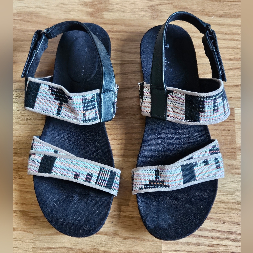 Toms Sandals Toms Super comfortable Black Tribal Woven Women's Tierra Size 10